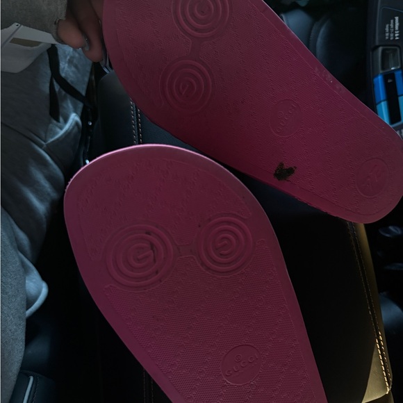 Fuchsia Gucci slides - Picture 3 of 4